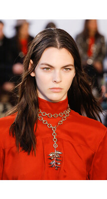 Details Chloé Fall 2018 Ready-to-Wear , Детали коллекции Хлоя осень зима 2018 , Fashion show , неделя моды в Париже , PFW , Paris Fashion Week , Mainstyles